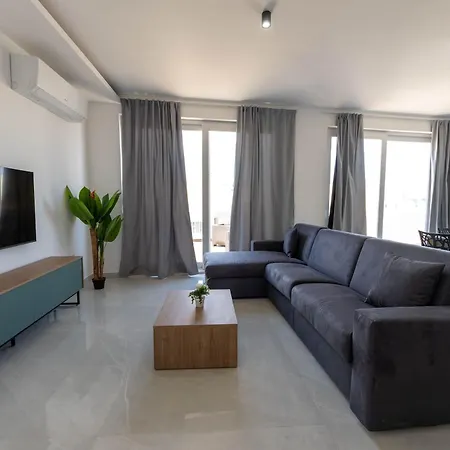 Apartment Swieqi 3bdr New Luxury Penthouse With Jacuzzi *