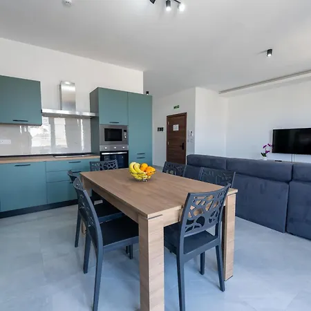 Swieqi 3bdr New Luxury Penthouse With Jacuzzi *