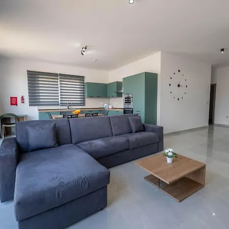 Apartment Swieqi 3bdr New Luxury Penthouse With Jacuzzi