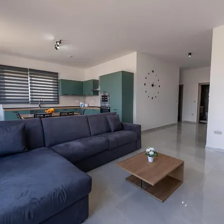 Apartment Swieqi 3bdr New Luxury Penthouse With Jacuzzi *