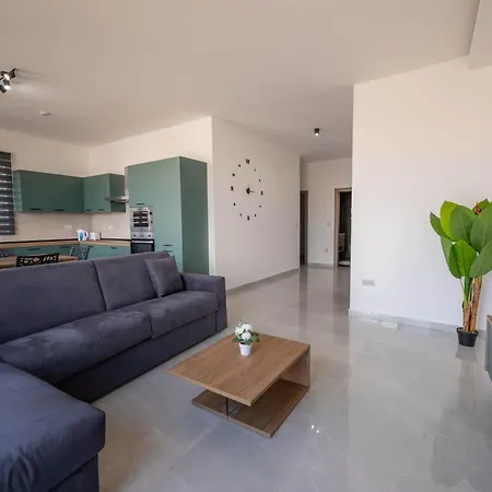 Swieqi 3bdr New Luxury Penthouse With Jacuzzi