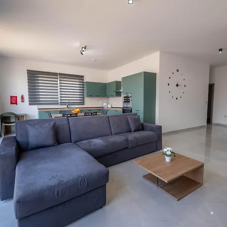 Apartment Swieqi 3bdr New Luxury Penthouse With Jacuzzi