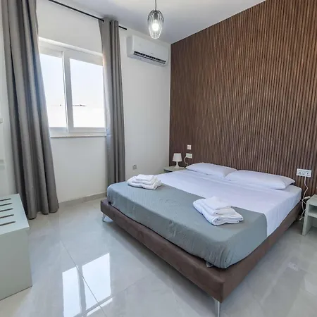 Swieqi 3bdr New Luxury Penthouse With Jacuzzi *